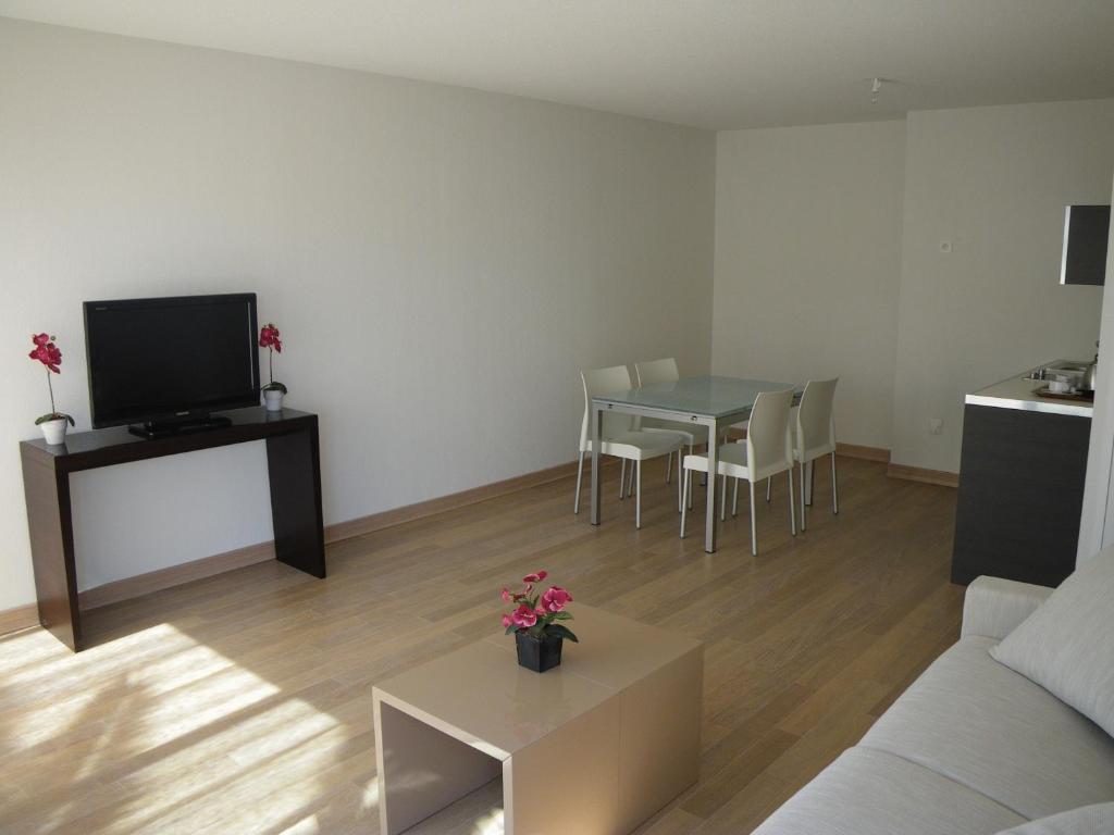 Residence Syracuse Villeneuve-Loubet Bagian luar foto